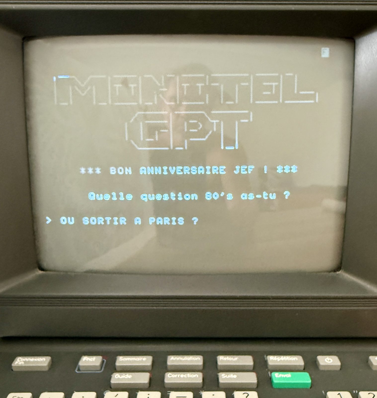 Écran du Minitel affichant MINITEL GPT